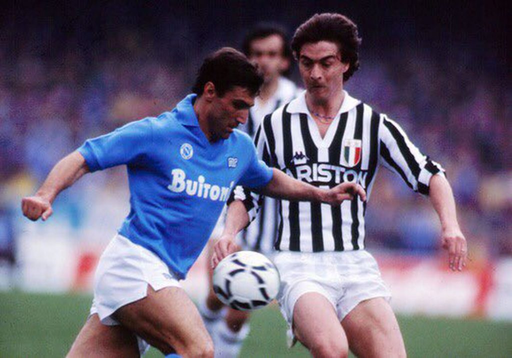 Lionello Manfredonia contro Bruno Giordano in un Juve-Napoli